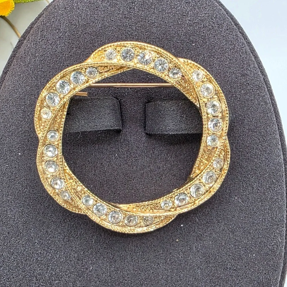 Roman‎ Gold Tone Crystal Circle Wreath Brooch Pin Clear Rhinestone Statement